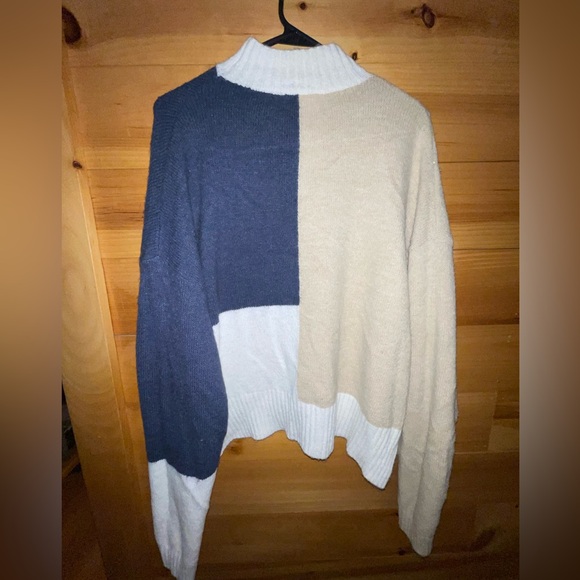 Women’s boutique sweater. onetheland. Size medium - Picture 2 of 3